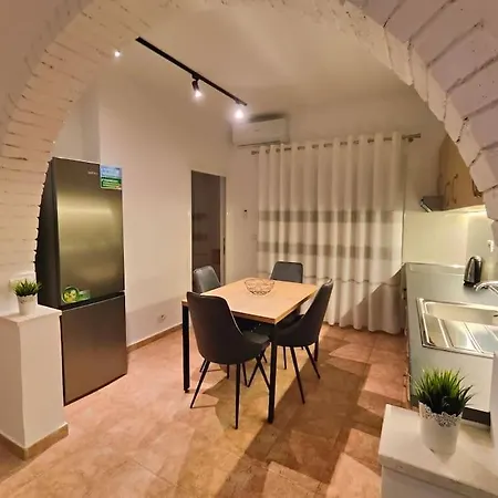 Center 1 Apartment